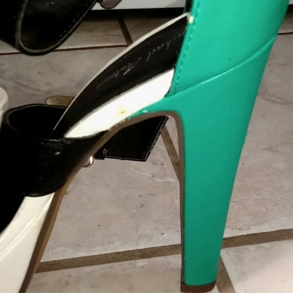 Michael Antonio Color Block Platform Sandals - Picture 7 of 7